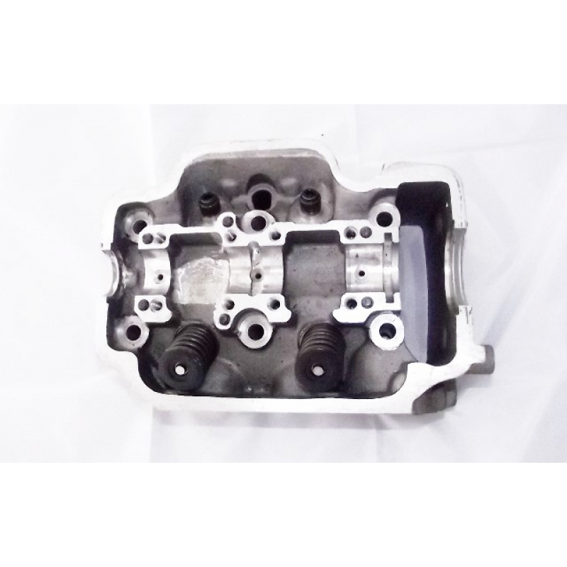 CYLINDER HEAD AND CAMSHAFT BEARING PART (USED)