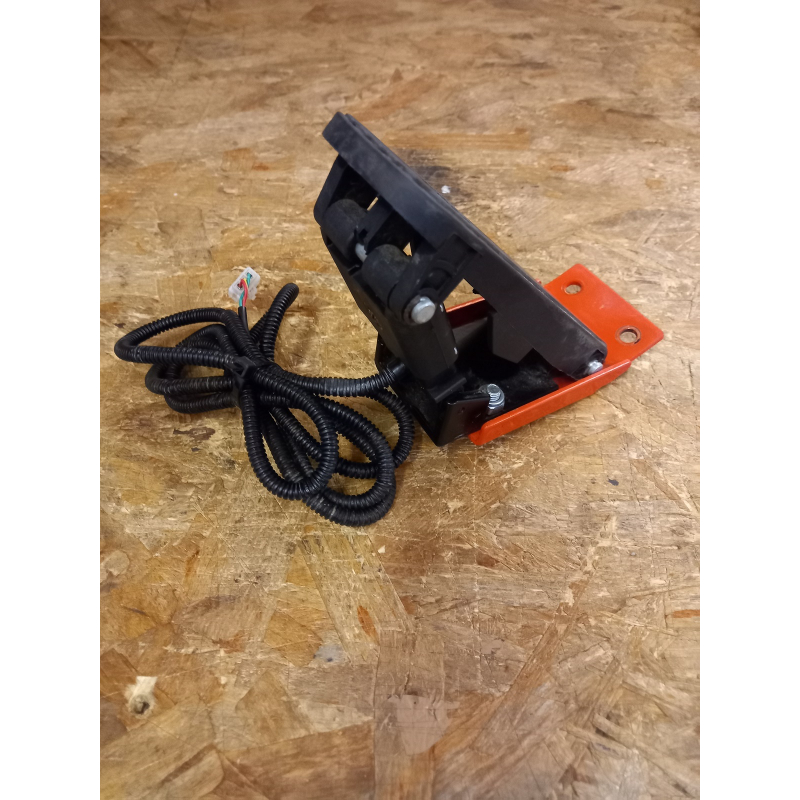 Throttle pedal assembly (used) - 500w Electric Buggy