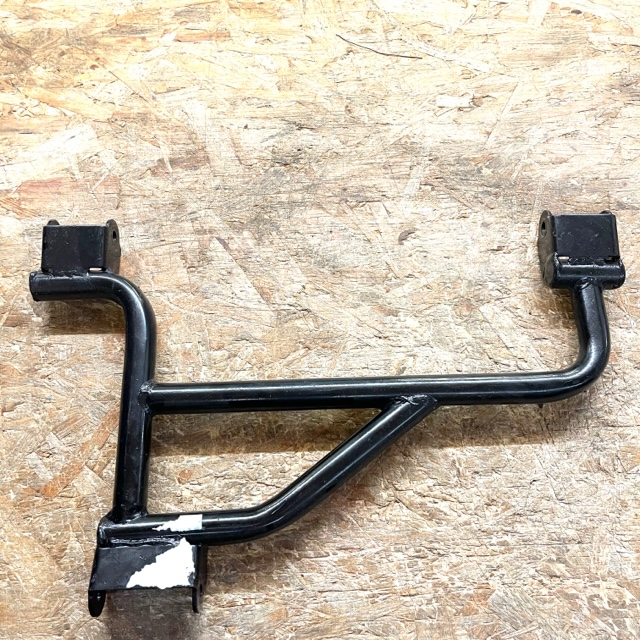 UPPER SUSPENSION ARM RIGHT (without fender mounts)